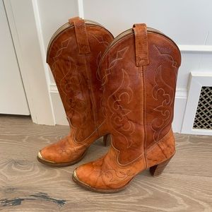 Vintage ACME heeled  cowgirl boots.